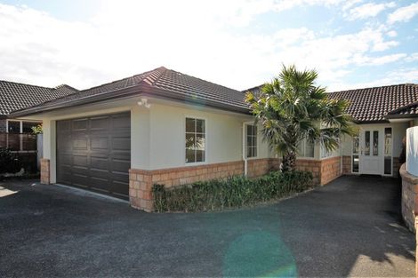 Photo of property in 8 Crannich Place, Wattle Downs, Auckland, 2103