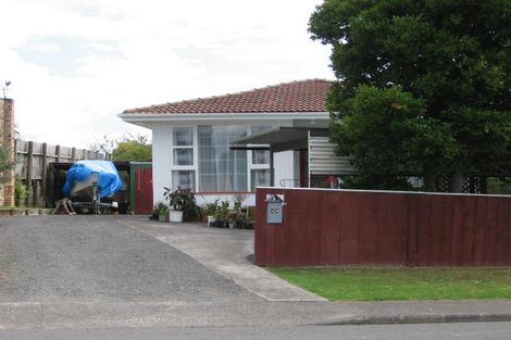 Photo of property in 43 Avonleigh Road, Green Bay, Auckland, 0604