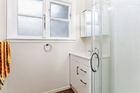 Photo of property in 1/11 Hollyford Avenue, Bryndwr, Christchurch, 8053