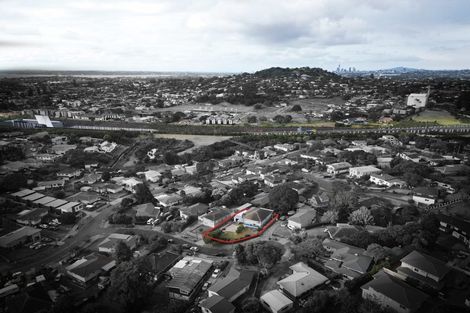 Photo of property in 8 Condliffe Place, New Windsor, Auckland, 0600