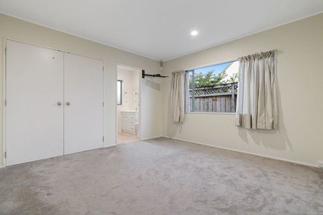 Photo of property in 1/150 Rosebank Road, Avondale, Auckland, 1026