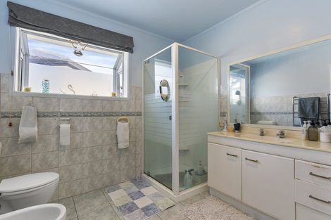 Photo of property in 17 Tui Vale Road, Shelly Park, Auckland, 2014