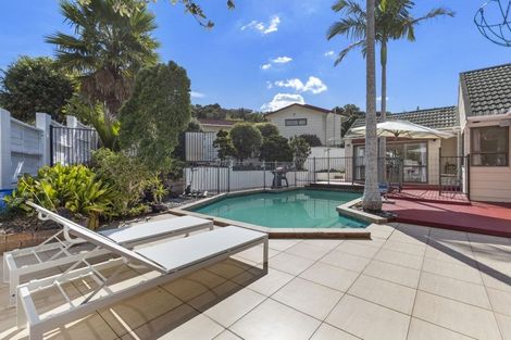 Photo of property in 203 Chelsea View Drive, Chatswood, Auckland, 0626