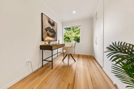 Photo of property in 91 Mountain Road, Henderson Valley, Auckland, 0612