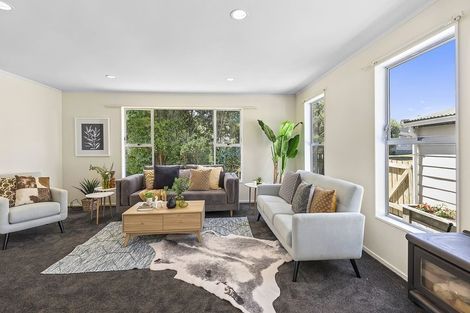 Photo of property in 1 Mervyn Place, Plimmerton, Porirua, 5026