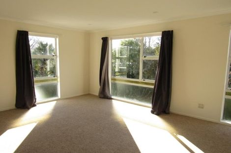 Photo of property in 6/154 Whites Line East, Waiwhetu, Lower Hutt, 5010