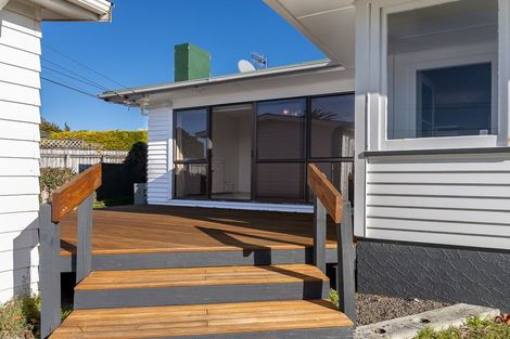Photo of property in 42 Donovan Road, Paraparaumu Beach, Paraparaumu, 5032