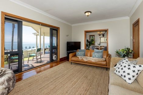 Photo of property in 8 Lambton Road, Hospital Hill, Napier, 4110