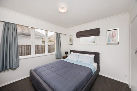 Photo of property in 6 Esk Street, Roslyn, Palmerston North, 4414