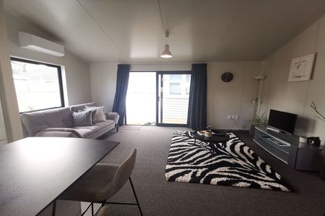 Photo of property in 8a Ngata Grove, Trentham, Upper Hutt, 5018