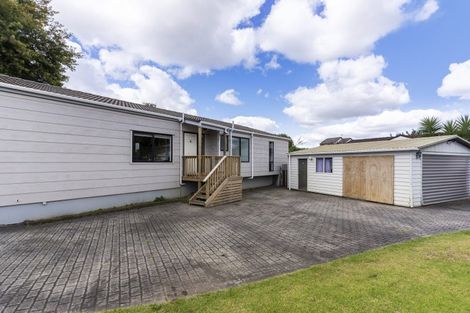 Photo of property in 17 Oakmont Place, Wattle Downs, Auckland, 2103