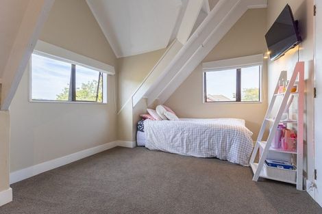 Photo of property in 42 Awanui Drive, Waikanae, 5036