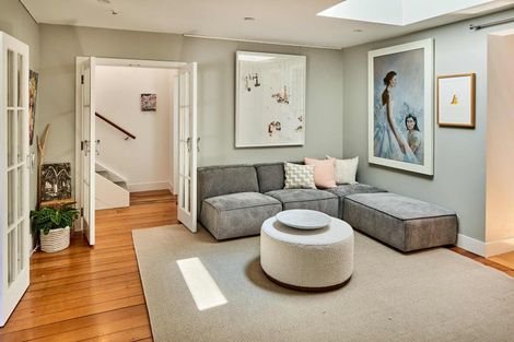 Photo of property in 386 Muritai Road, Eastbourne, Lower Hutt, 5013