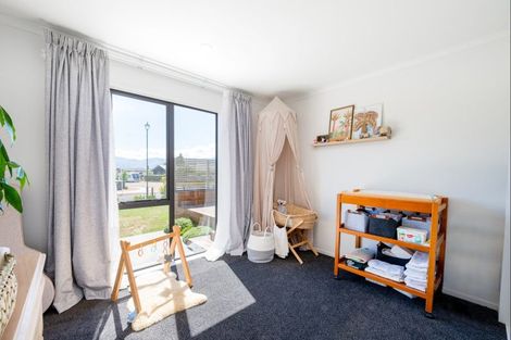 Photo of property in 8 Kingfisher Crescent, Albert Town, Wanaka, 9305