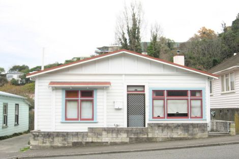 Photo of property in 18 Chaucer Road, Hospital Hill, Napier, 4110