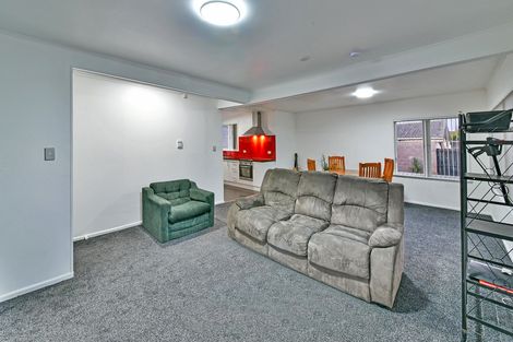 Photo of property in 2/49 Sutton Crescent, Papakura, 2110