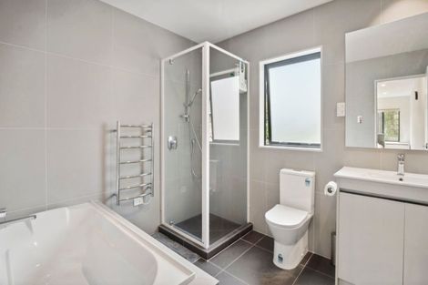 Photo of property in 6a Blenheim Street, Glenfield, Auckland, 0629