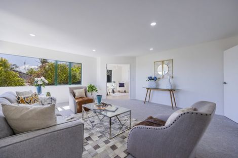 Photo of property in 16 Taroka Close, Pinehill, Auckland, 0632