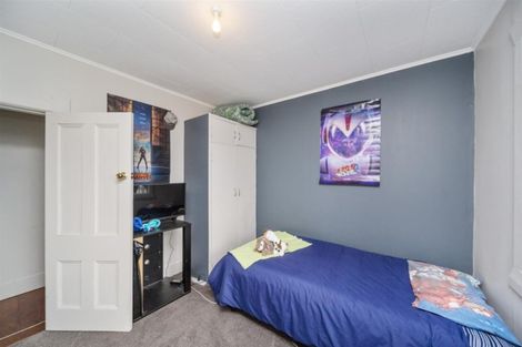 Photo of property in 1 Collins Street, Hawera, 4610