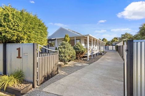 Photo of property in 1 Ensors Place, Waikuku Beach, 7402