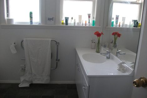 Photo of property in 14 Denvir Street, Strowan, Christchurch, 8052