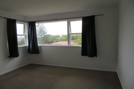 Photo of property in 10 Cypress Place, Sunnynook, Auckland, 0620