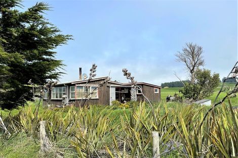 Photo of property in 1262 Kaka Point Road, Kaka Point, 9271