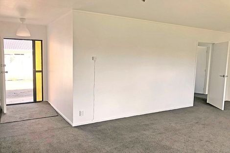 Photo of property in 1/18 Tironui Station Road East, Papakura, 2112