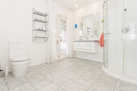 Photo of property in 1/414 Memorial Avenue, Burnside, Christchurch, 8053