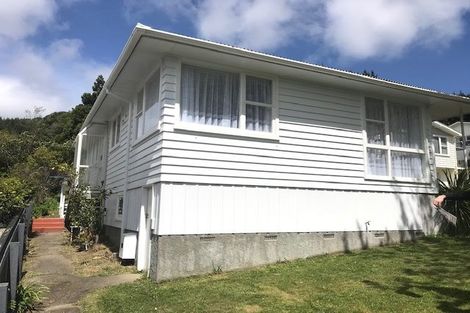 Photo of property in 17 Sunrise Boulevard, Tawa, Wellington, 5028