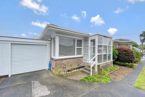 Photo of property in 2/14 Shakespeare Road, Milford, Auckland, 0620