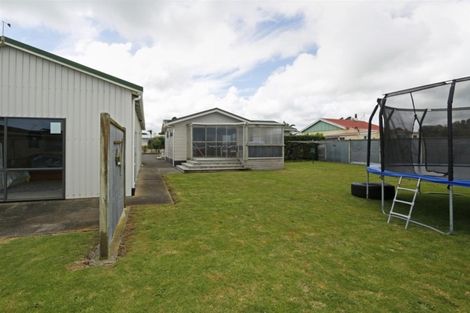 Photo of property in 16 Dieffenbach Street, Opunake, 4616