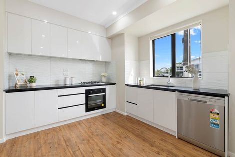 Photo of property in 69 Clevedon Road, Papakura, 2110