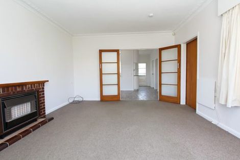 Photo of property in 18 Oxford Street, Fairfield, Hamilton, 3214
