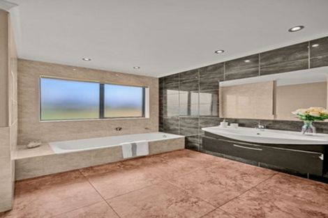 Photo of property in 131 Foster Road, Kumeu, 0891