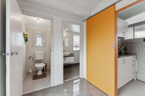 Photo of property in 9 Atkinson Street, Woodville, 4920