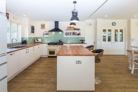 Photo of property in 141 Centaurus Road, Saint Martins, Christchurch, 8022