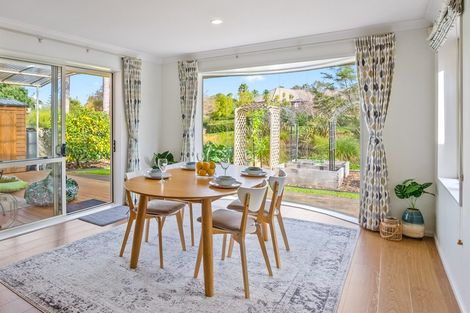 Photo of property in 16 Semillon Avenue, Henderson, Auckland, 0612