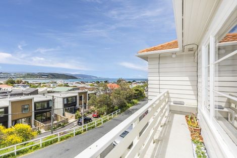 Photo of property in 168 Sutherland Road, Lyall Bay, Wellington, 6022