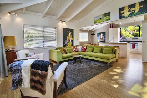 Photo of property in 111 Daffodil Street, Titirangi, Auckland, 0604