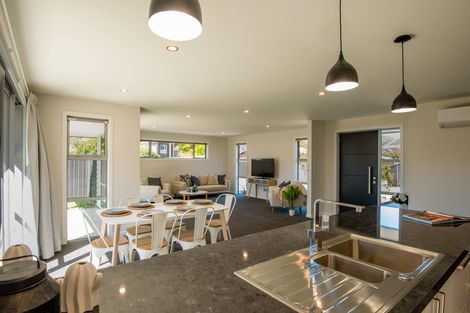 Photo of property in 51 Molyneux Avenue, Cromwell, 9310