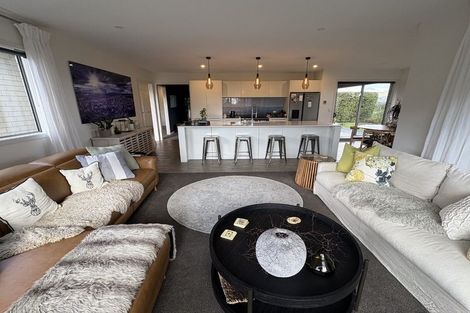 Photo of property in 8 Hikanui Drive, Havelock North, 4130