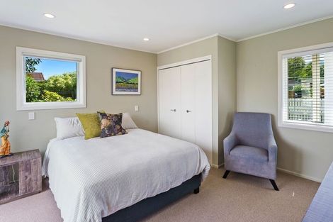 Photo of property in 16 Sunny Glen, Waikanae, 5036