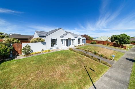 Photo of property in 1 Logan Place, Kelvin Grove, Palmerston North, 4414