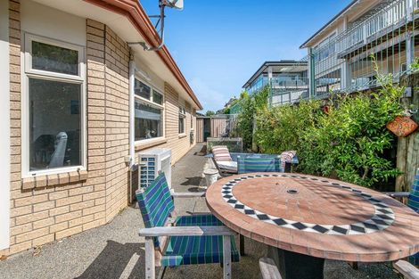 Photo of property in 18 Chesterfield Way, Orewa, 0931