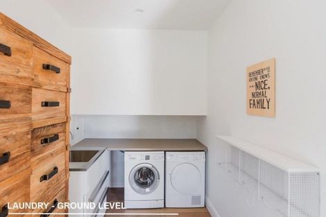 Photo of property in 31 Brick Bay Drive, Sandspit, Warkworth, 0982