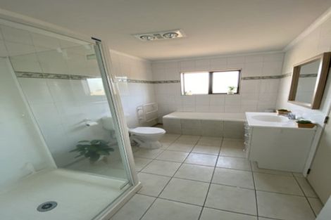 Photo of property in 40 Saralee Drive, Manurewa, Auckland, 2105