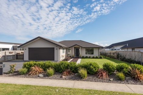 Photo of property in 6 Harold Place, Stoke, Nelson, 7011