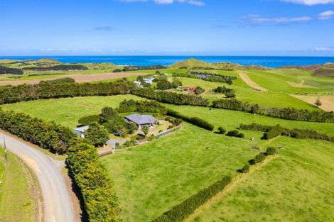 Photo of property in 286 Rehutai Road, Baylys Beach, Dargaville, 0377