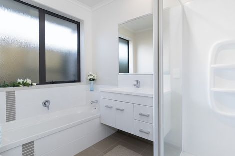 Photo of property in 24 Annandale Drive, Pyes Pa, Tauranga, 3112